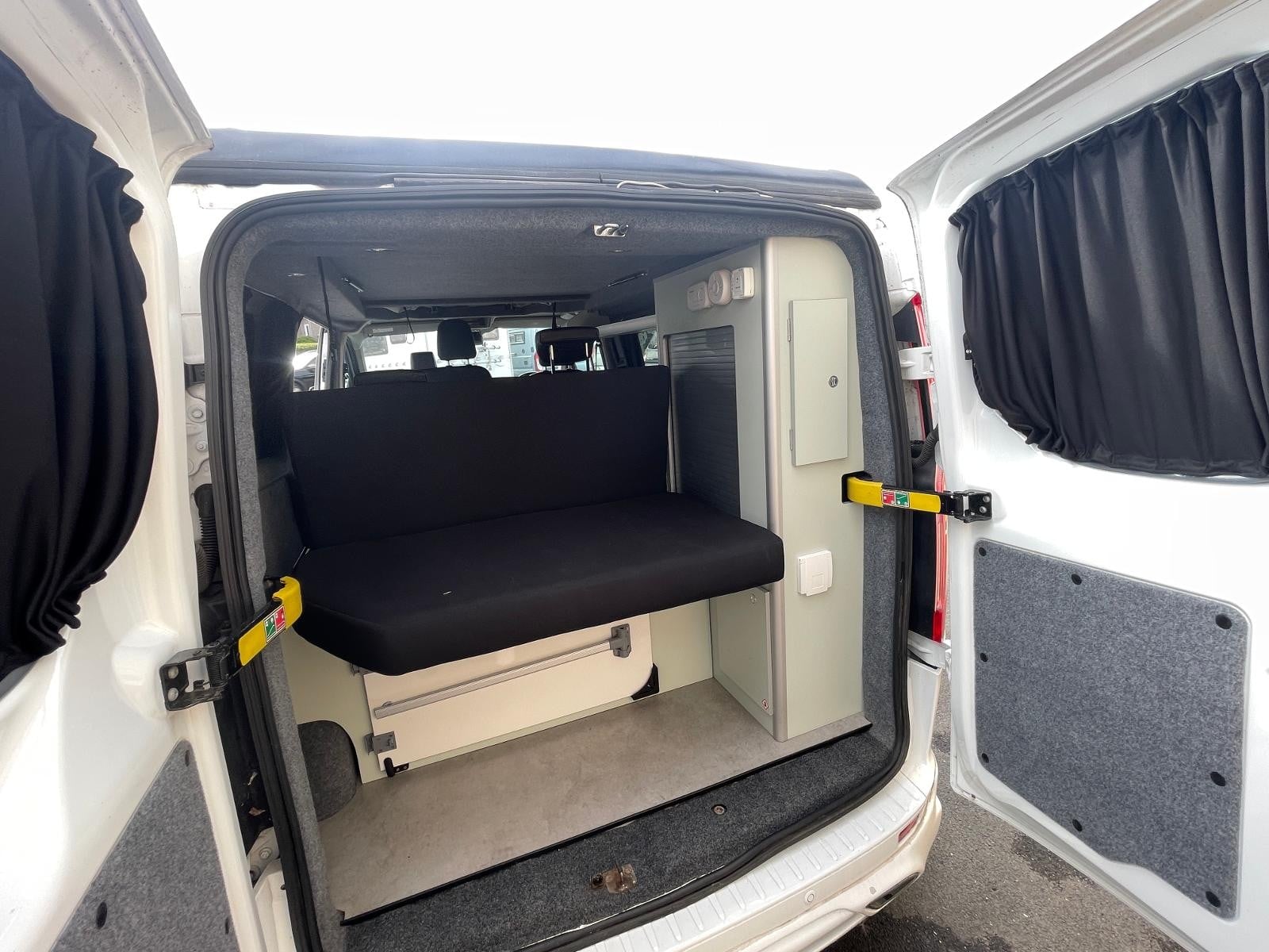 Ford Custom Camper - Image 21