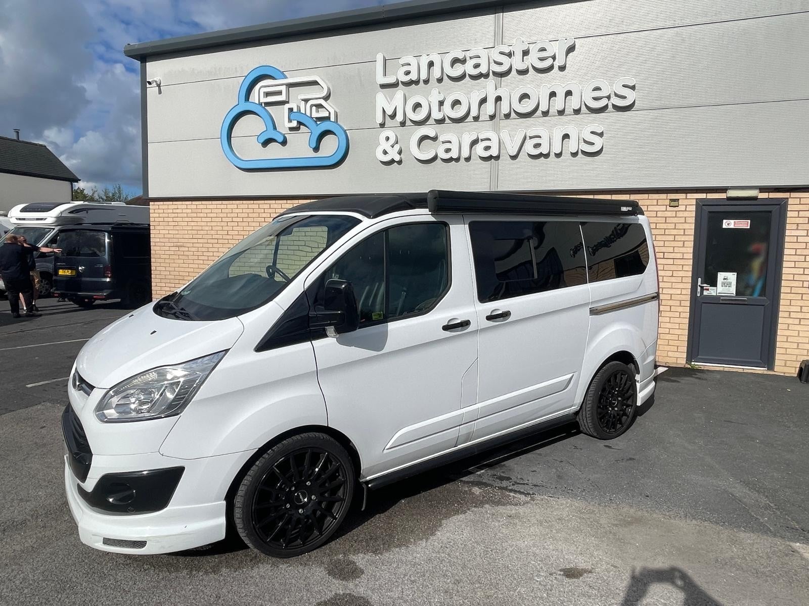 Ford Custom Camper - Image 4
