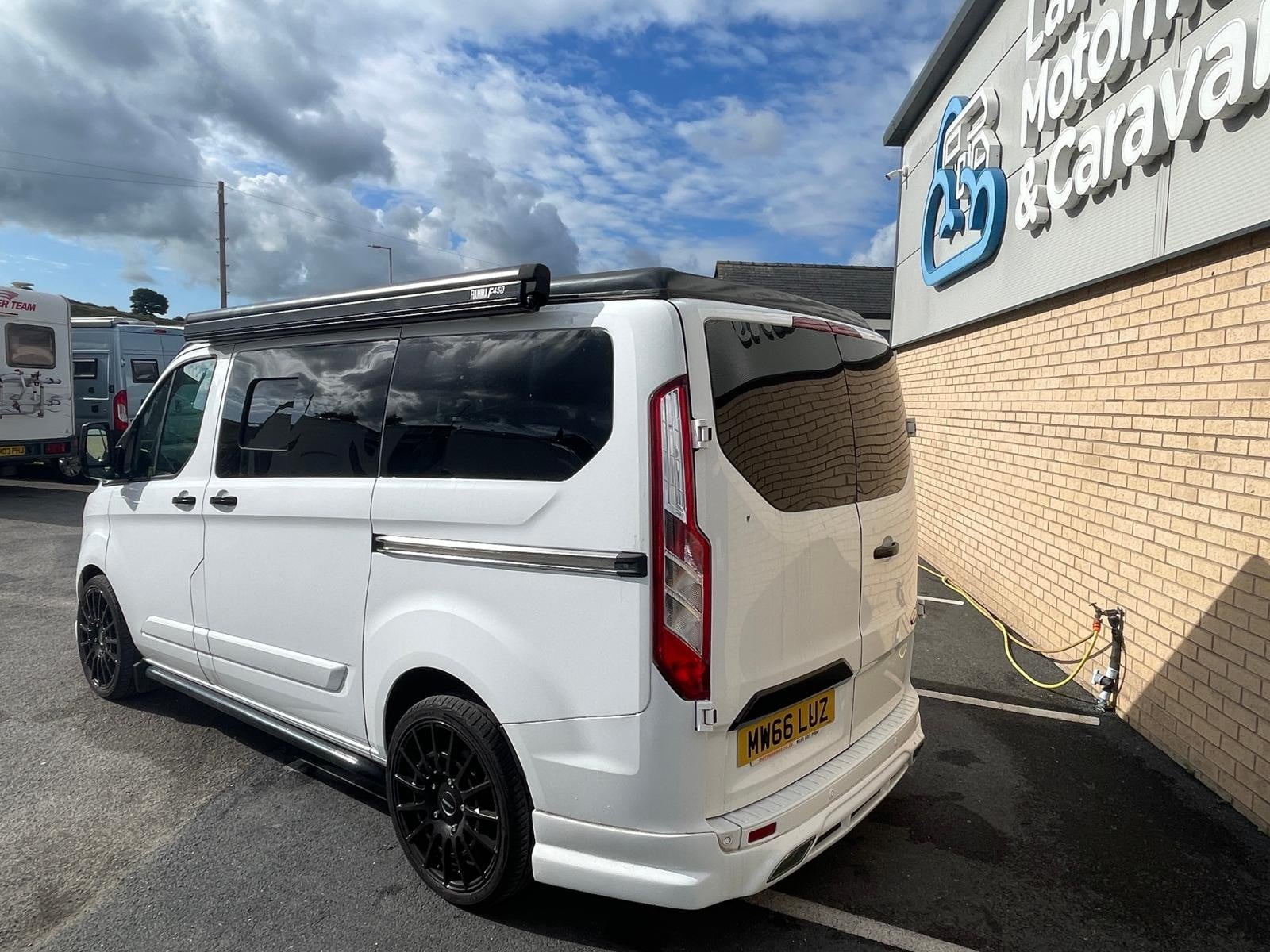 Ford Custom Camper - Image 9