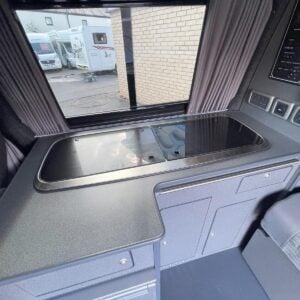 Volkswagen Transporter - Image 8