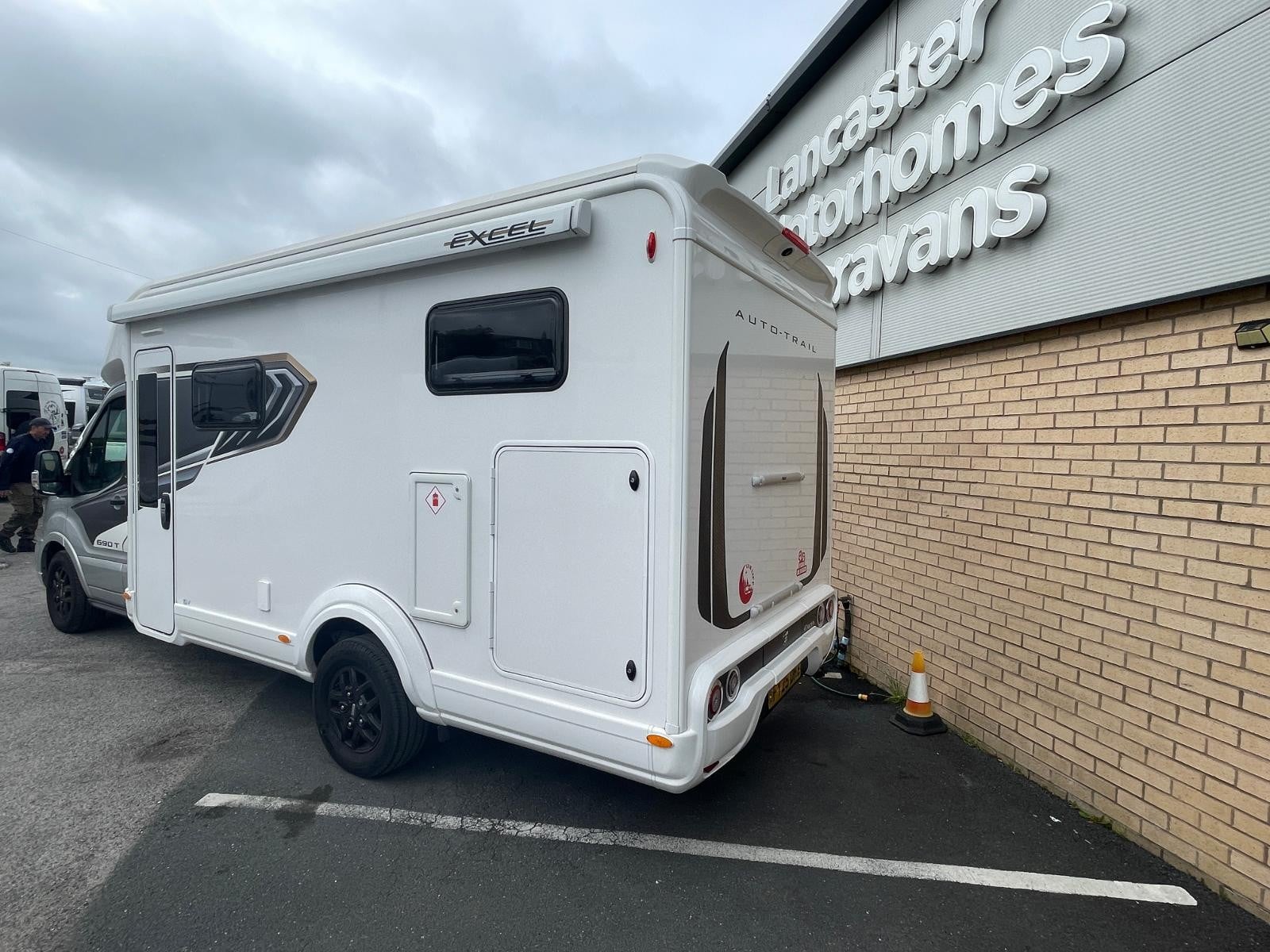 Auto Trail Excel 690T - Image 7