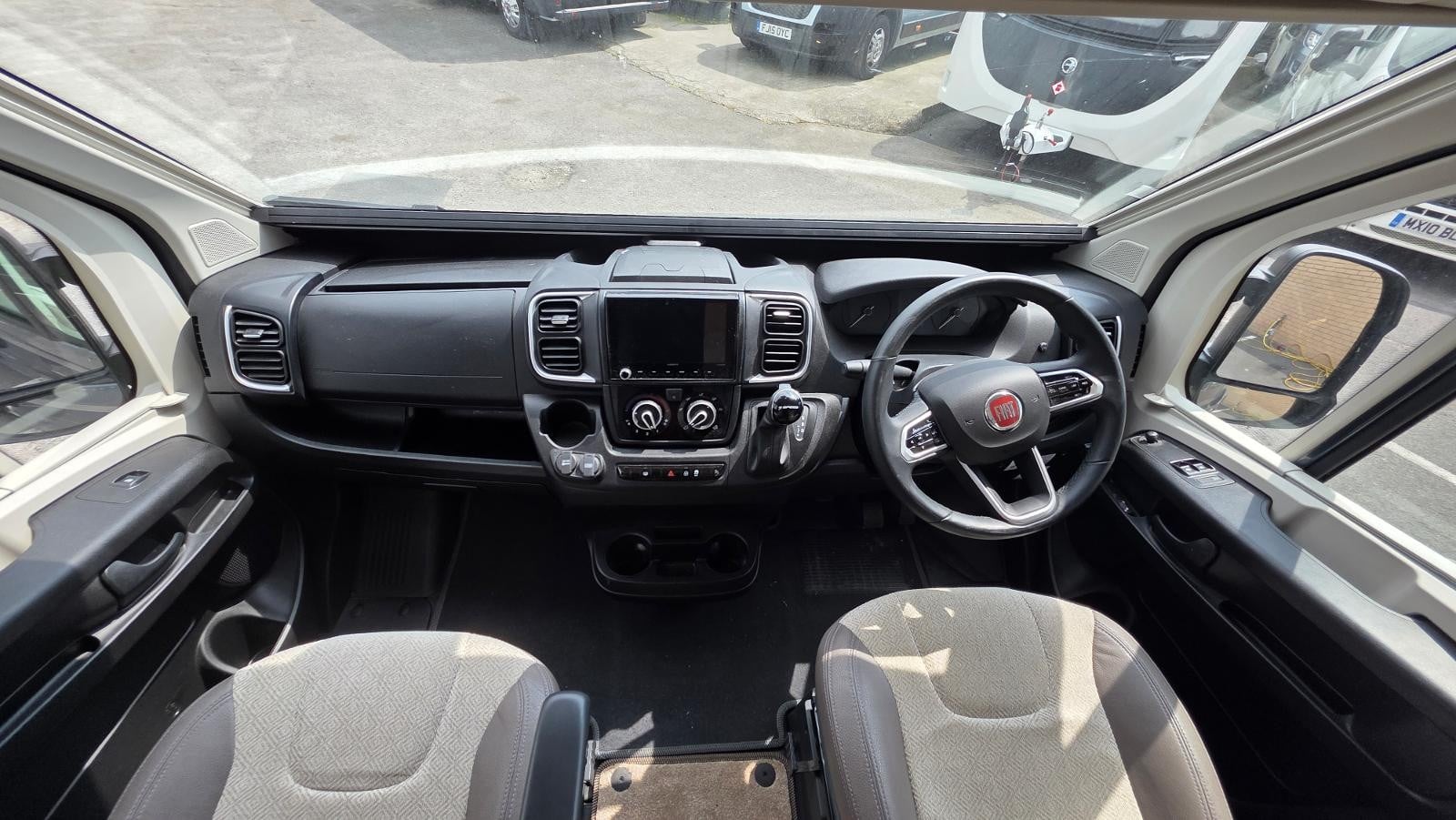 Auto Trail V-Line 636 Sport - Image 6