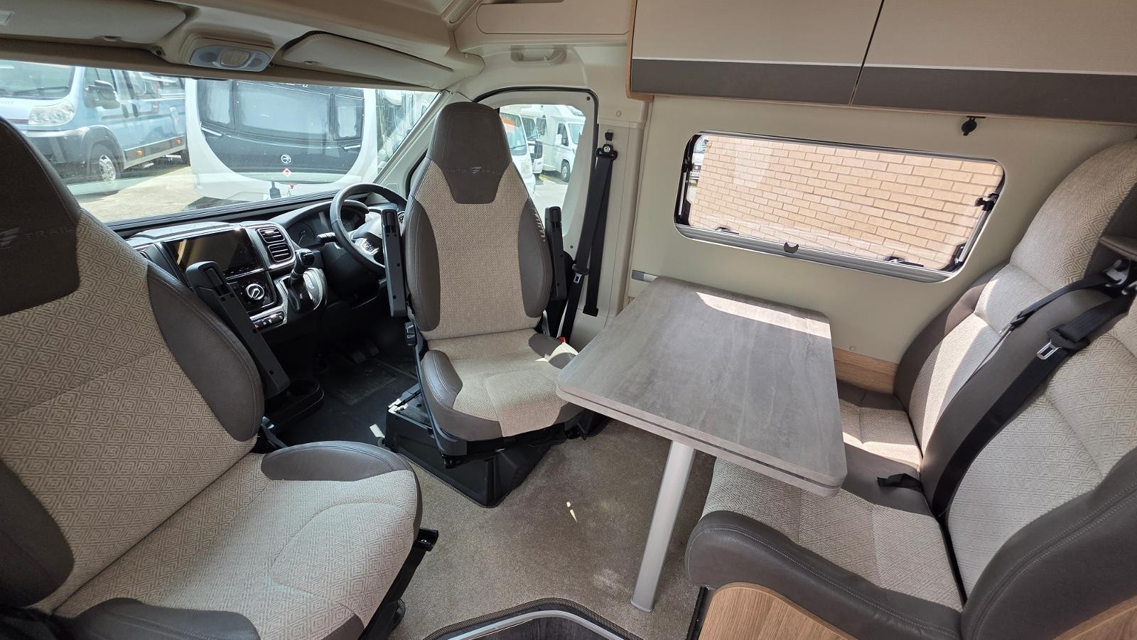 Auto Trail V-Line 636 Sport - Image 8