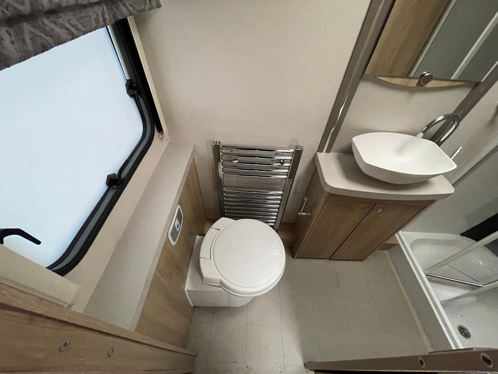 Elddis Crusader Storm - Image 16