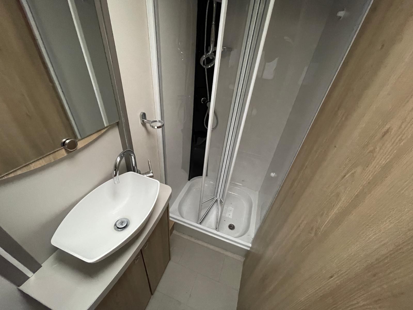 Elddis Crusader Storm - Image 17