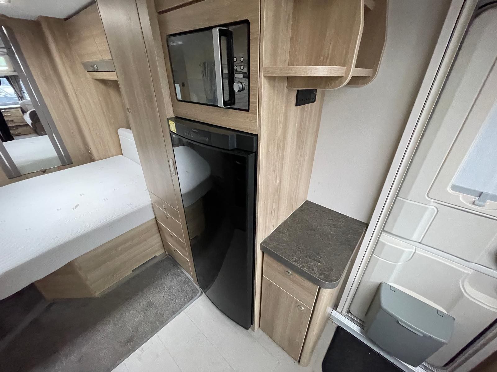 Elddis Crusader Storm - Image 8