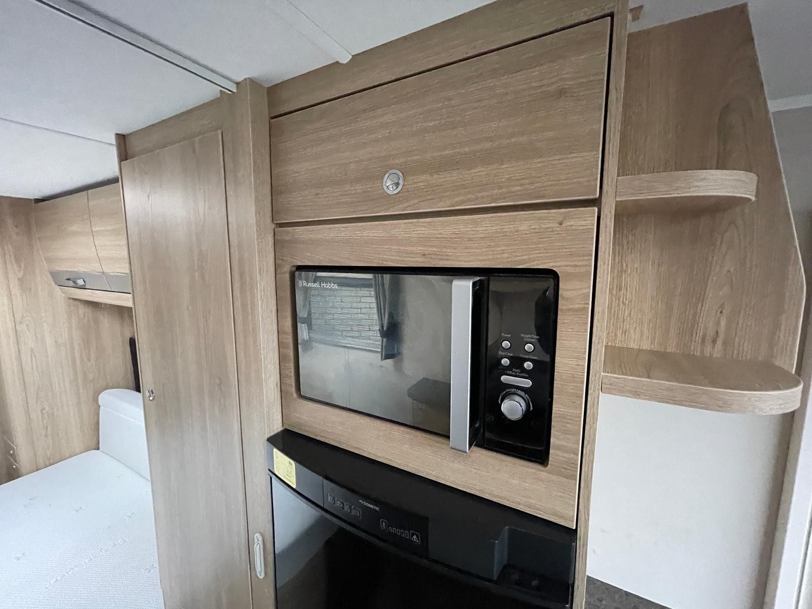 Elddis Crusader Storm - Image 9