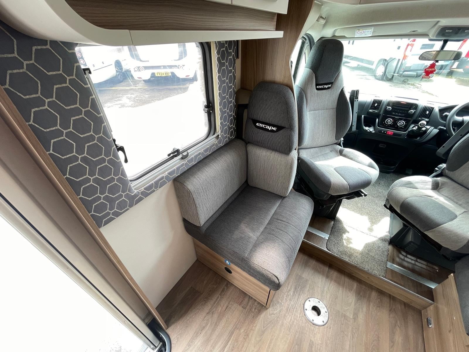 Swift Escape 695 - Image 11