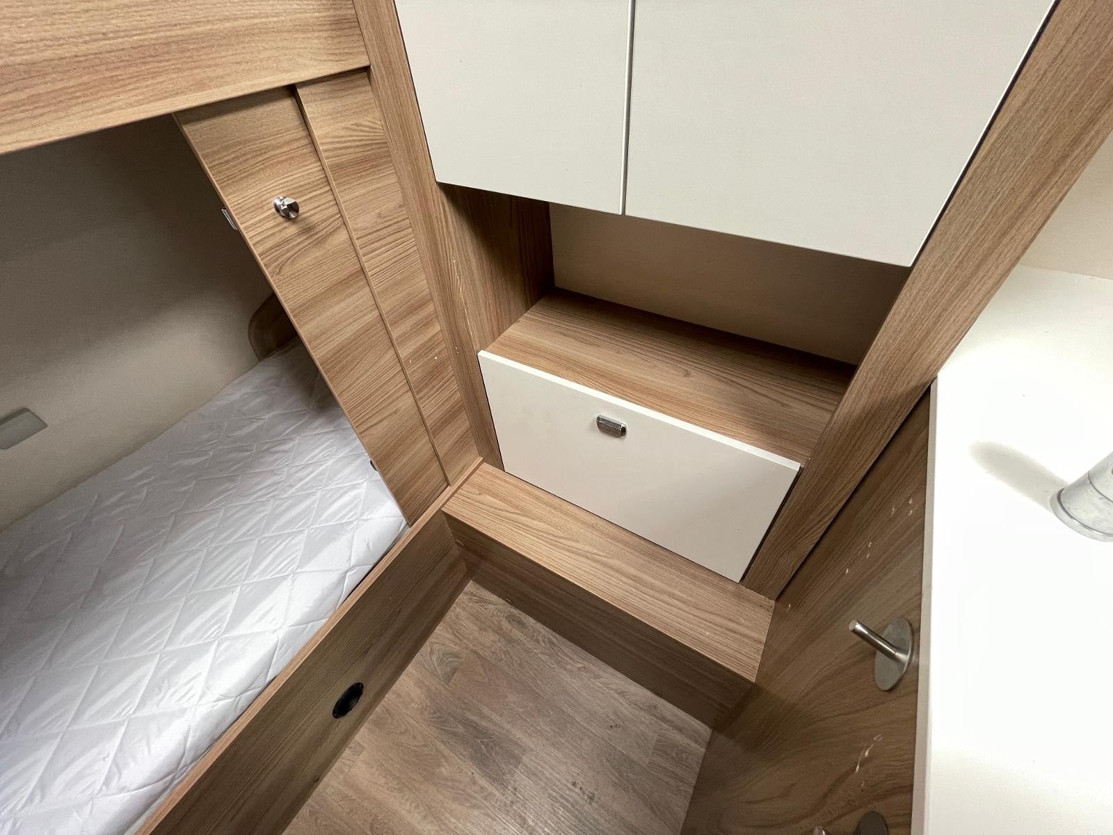 Swift Escape 695 - Image 21