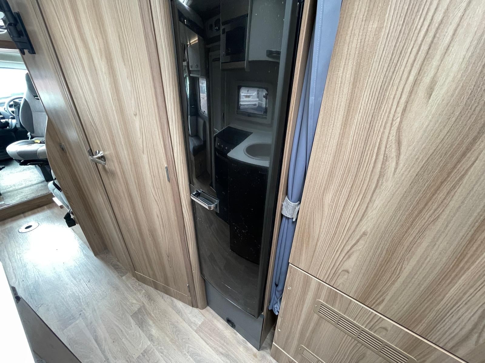 Swift Escape 695 - Image 23