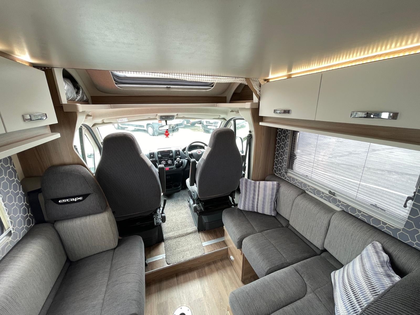 Swift Escape 695 - Image 9
