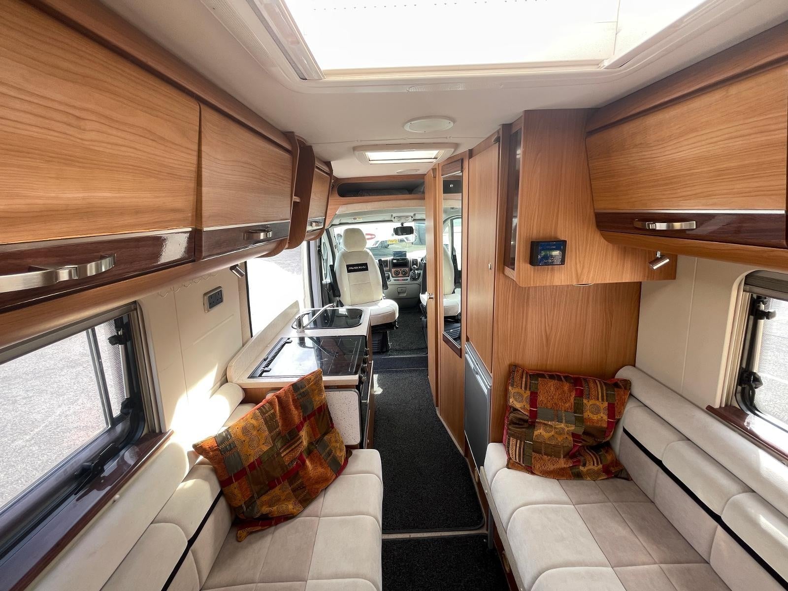 Autocruise Rhythm Champagne - Image 12