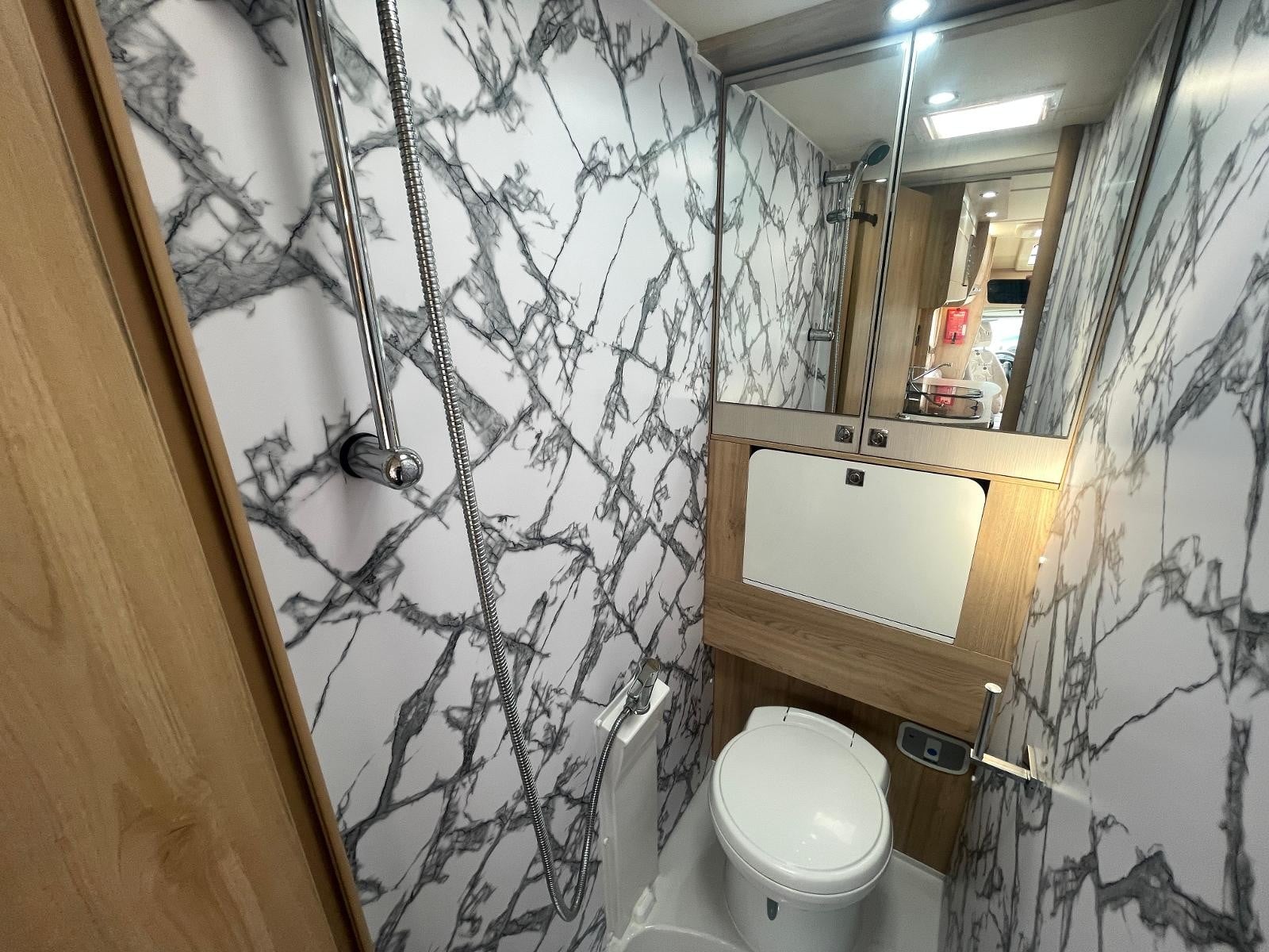Elddis Majestic 155 - Image 23