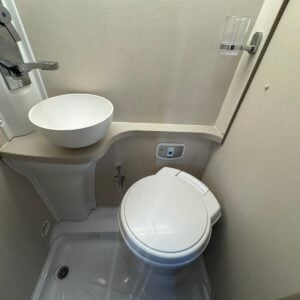 Elddis Sorento CV40 - Image 18