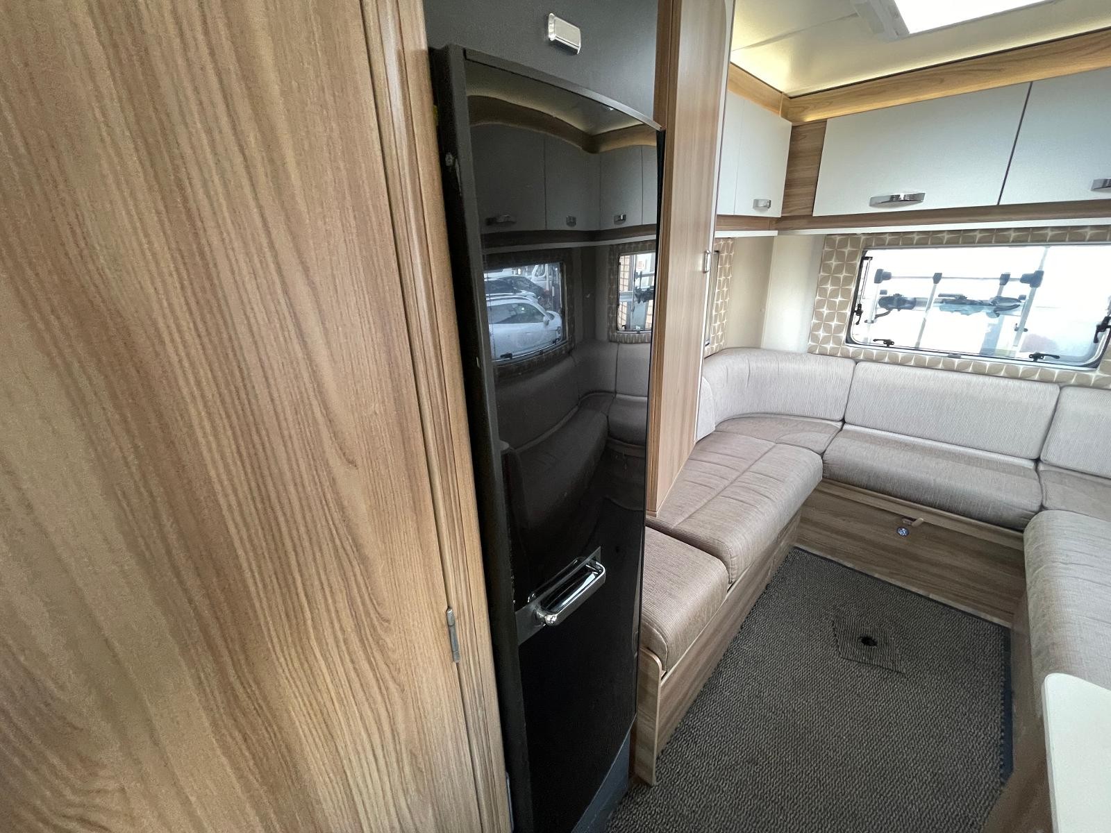 Swift Champagne 674 - Image 16