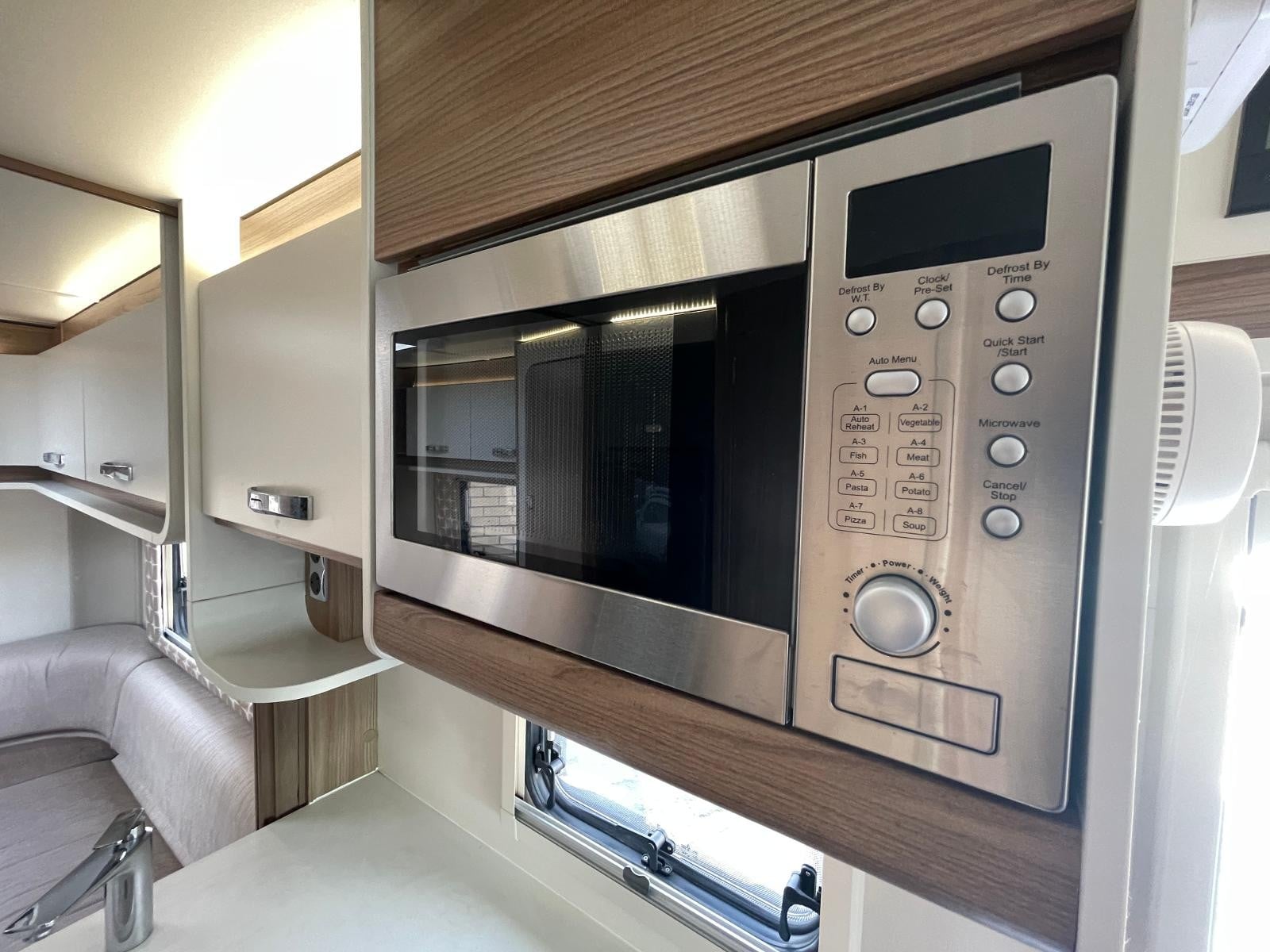 Swift Champagne 674 - Image 17