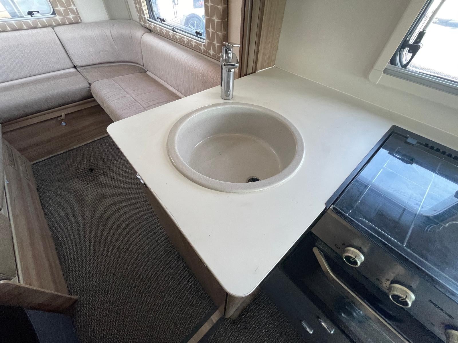 Swift Champagne 674 - Image 18