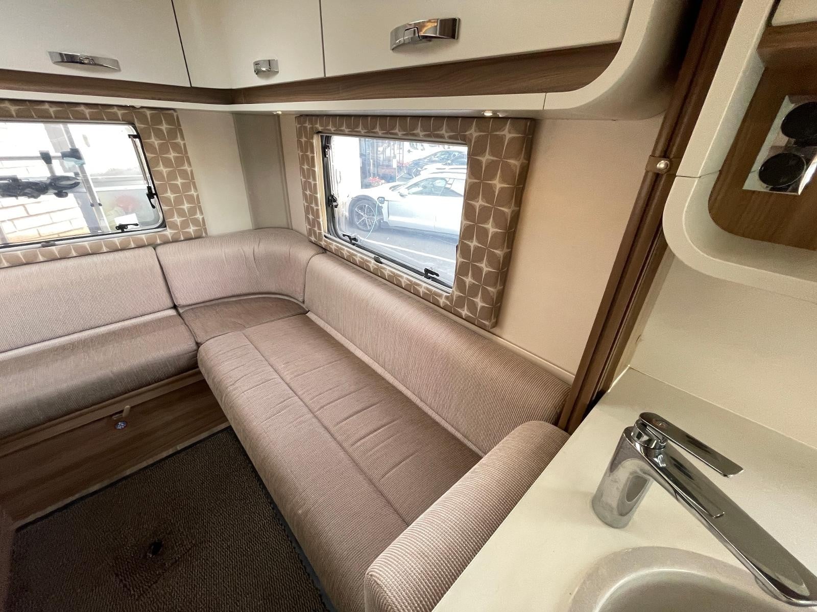 Swift Champagne 674 - Image 19