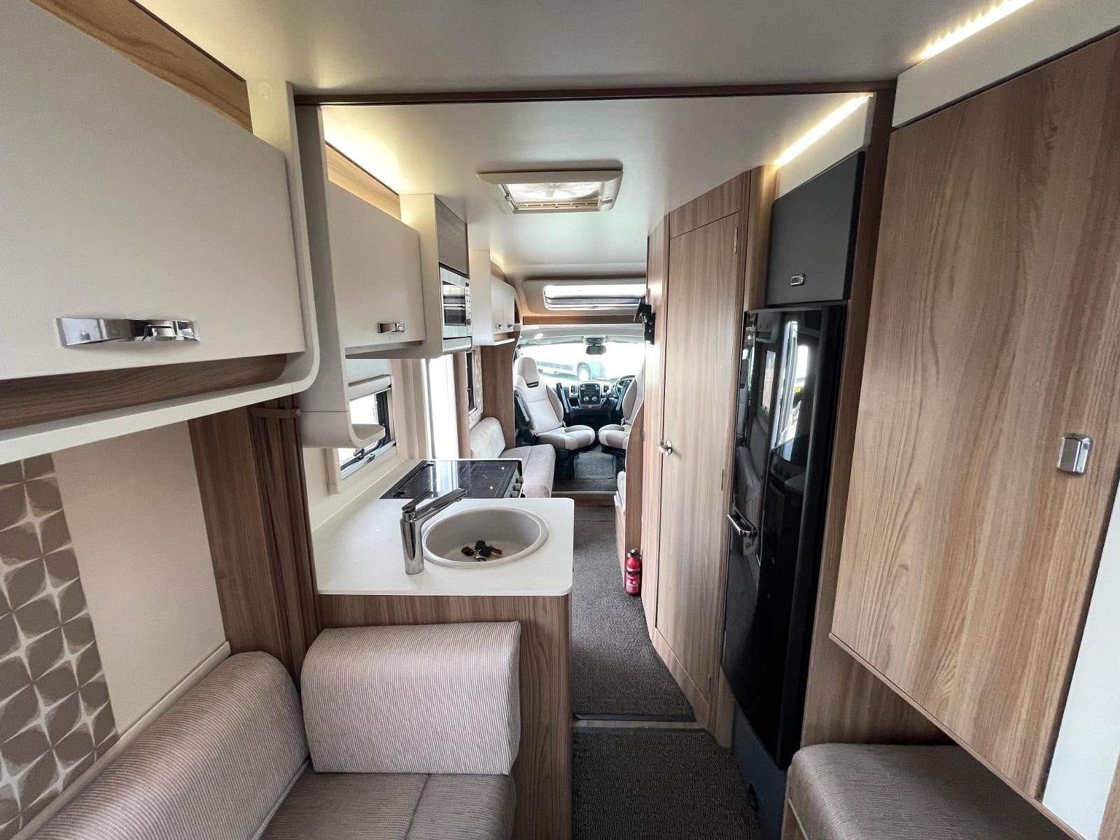 Swift Champagne 674 - Image 22