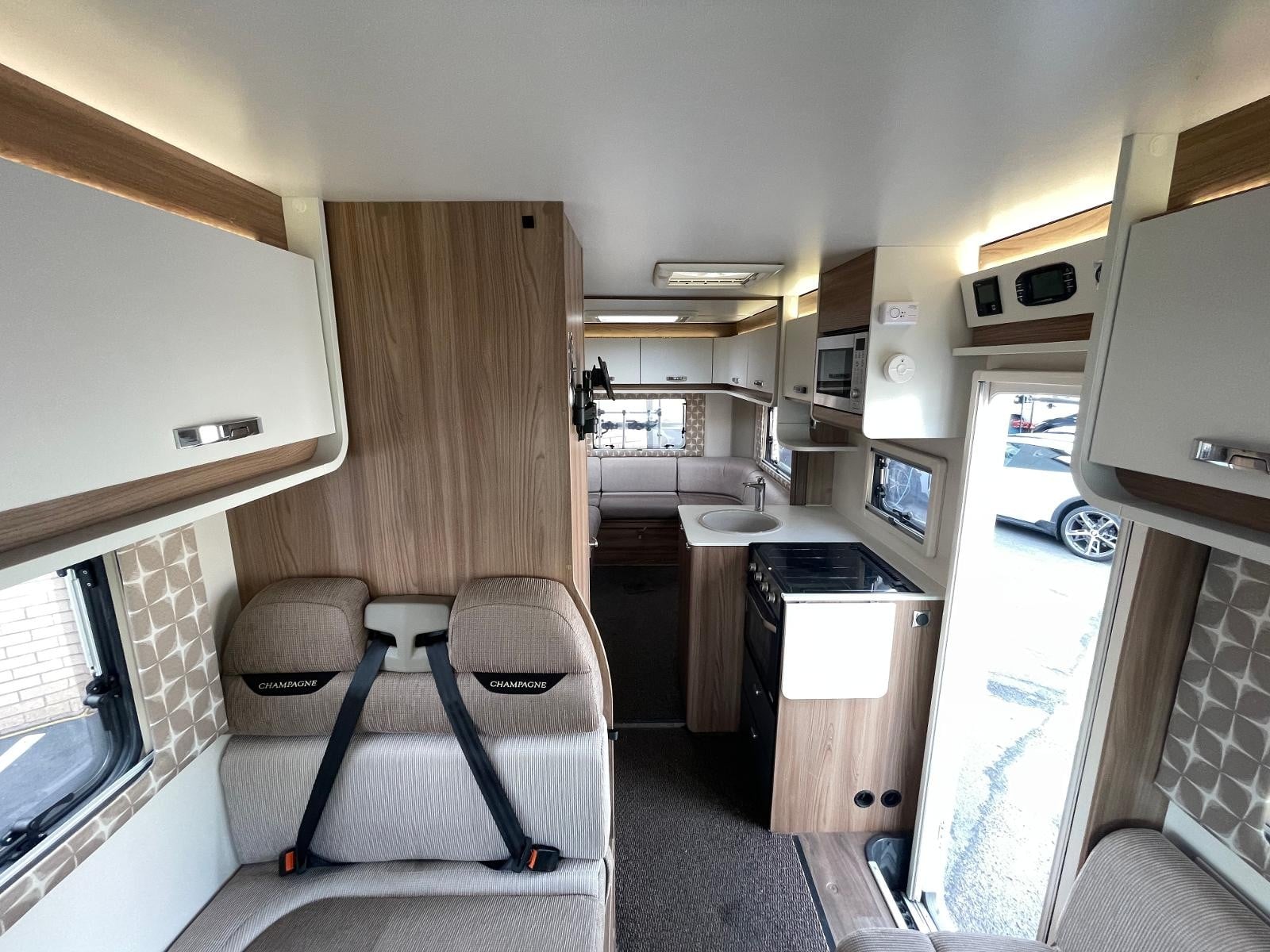 Swift Champagne 674 - Image 23