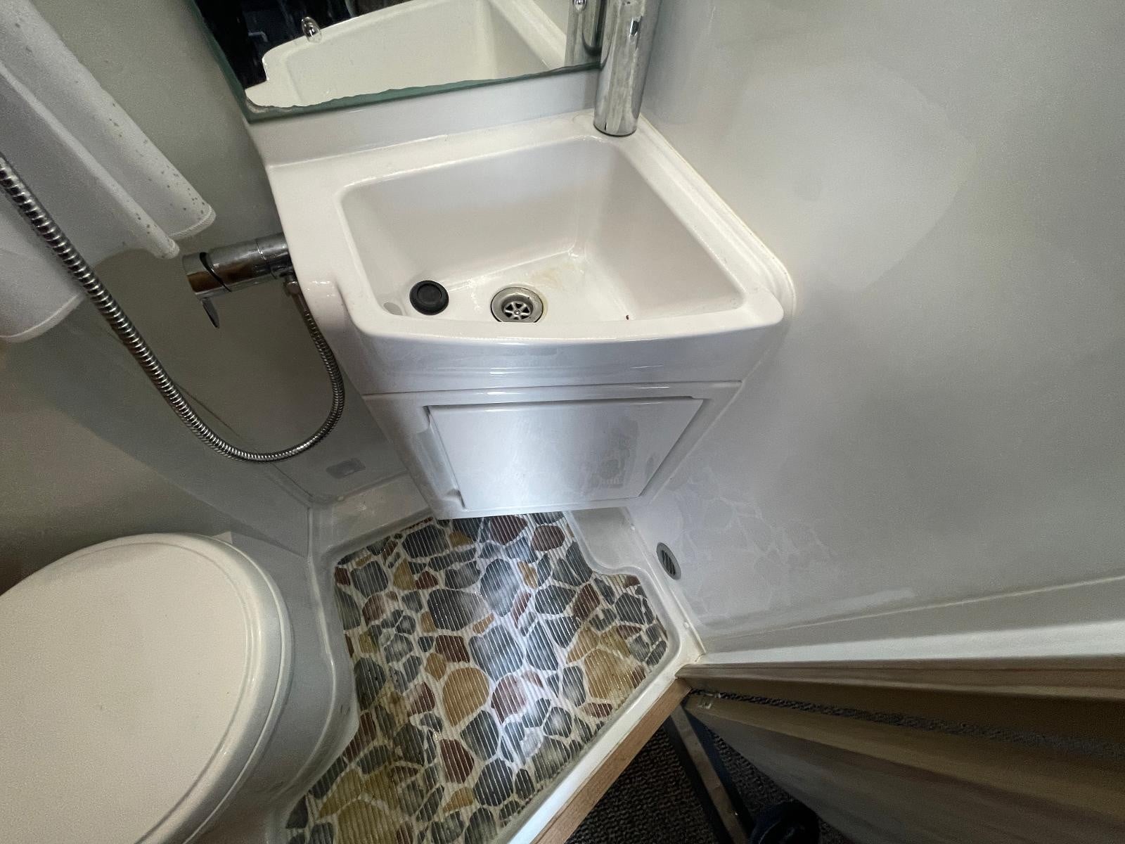 Swift Champagne 674 - Image 25