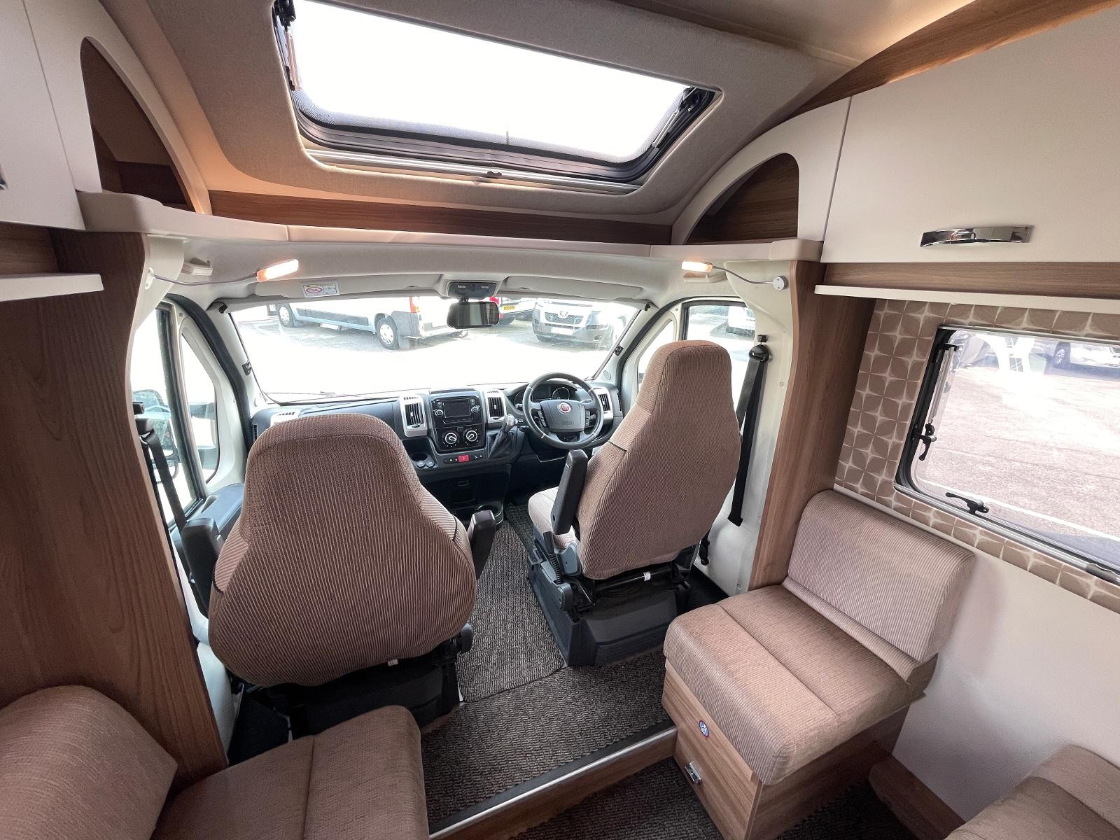 Swift Champagne 674 - Image 10